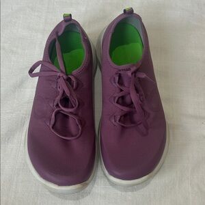 Oofos OOmg Women's Sport LS Low Shoe Size W11 Sneaker Plum